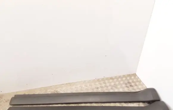 Ford Maverick Sill YL8478101A00AFW YL8478101A01AFW