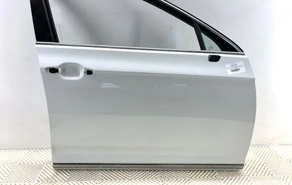 Volkswagen PASSAT B8 Front door LC9A