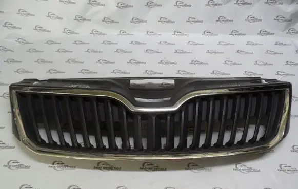 Skoda Rapid (NH) Front bumper upper radiator grill 5JA853668