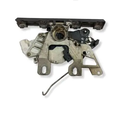 Volkswagen PASSAT B5 Tailgate exterior lock 3B0827297 3B0827297G
