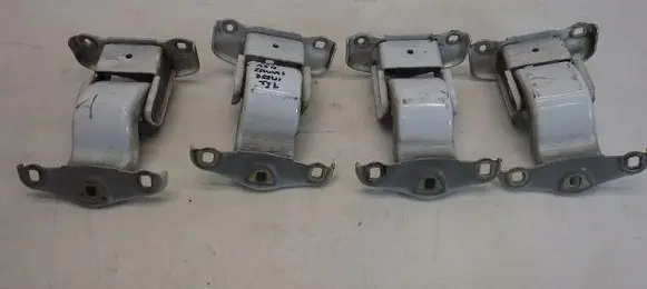 Opel Vivaro Rear door hinge set 93867626