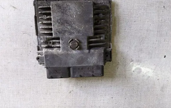 Volkswagen Golf VII Engine control unit/module 03F906070GA