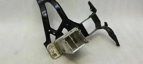 Mercedes-Benz CLK A209 C209 Fuel filter bracket/mount holder 7163484