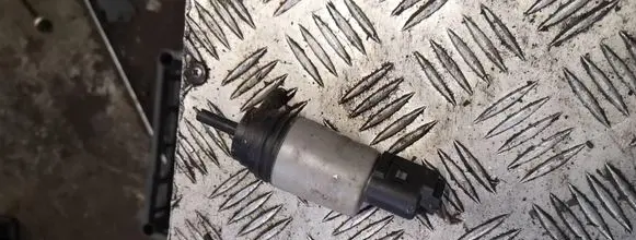 BMW 5 E60 E61 Windscreen/windshield washer pump 67126934159