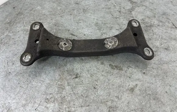 BMW 1 E82 E88 Gearbox mounting bracket 6778058