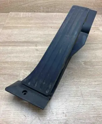 BMW 1 E81 E87 Accelerator throttle pedal 6766931 25916010
