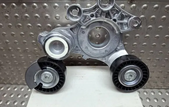 Fiat Panda III Generator/alternator belt tensioner S25099765 46348898