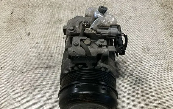 Mercedes-Benz C W204 Air conditioning (A/C) compressor (pump) 6SBU16C 4472605992 10N14874