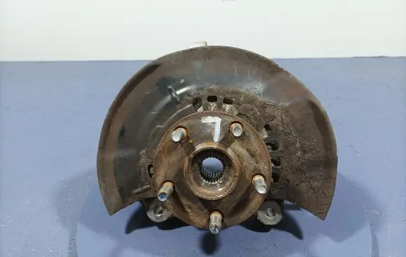 Toyota Prius (XW30) Front wheel hub spindle knuckle