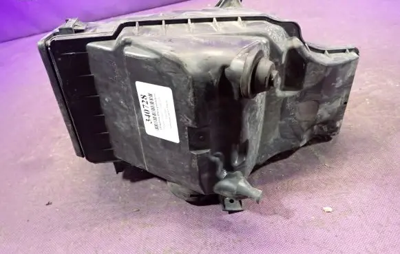 Nissan Versa Air filter box EL00A
