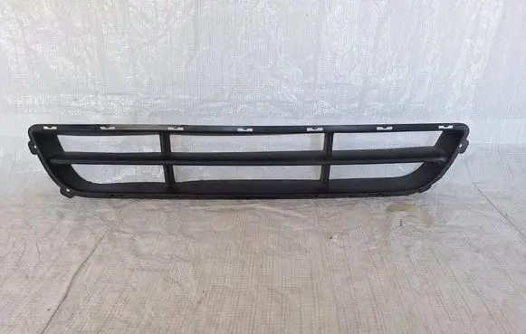 KIA Ceed Front bumper upper radiator grill 86565-1H000