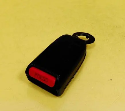 Suzuki Baleno EG Front seatbelt buckle 