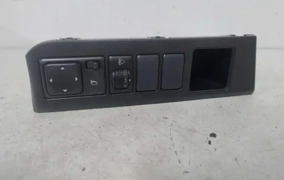 Nissan Note (E11) Headlight level height control switch