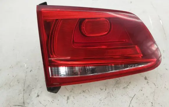 Tailgate rear/tail lights