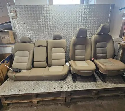 Seat set