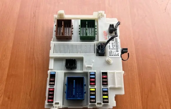 Volvo V60 Fuse module BG9T14C256GA 31343677AA 3659AF01125TP