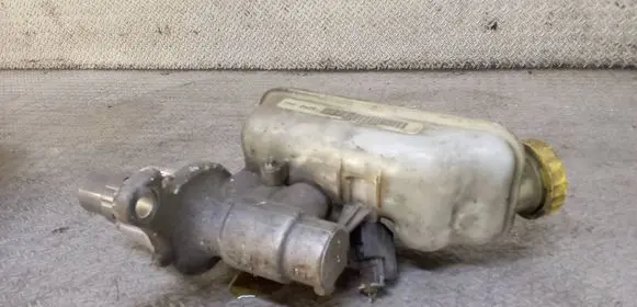 Volkswagen Routan Master brake cylinder 32072436