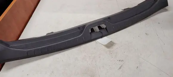 Trunk/boot sill cover protection