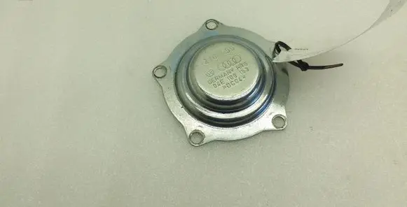 Volkswagen Golf VII Other engine bay part 04E109153