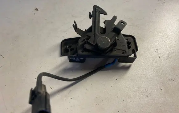 Renault Megane IV Engine bonnet/hood lock/latch loop/hook 656012164R 555012164B 16035