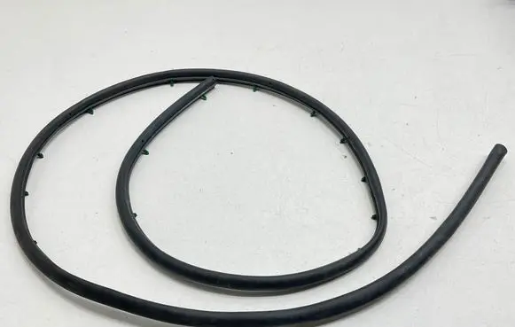 Dodge Durango III Engine compartment rubber 