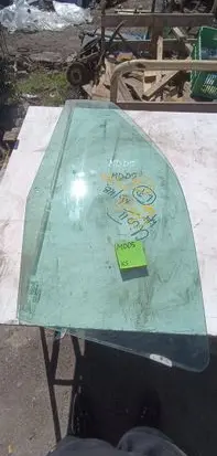 Renault Clio II Front door window glass four-door 1212123