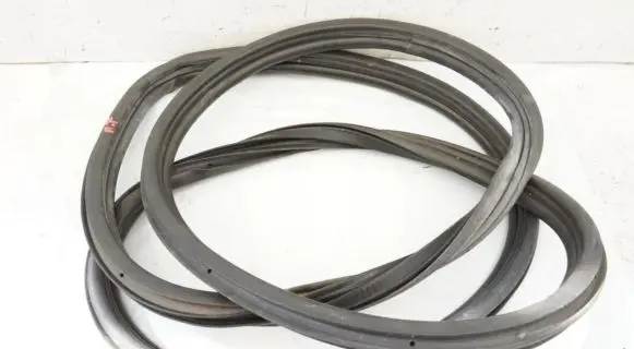 Opel Zafira B Trunk rubber seal (body) 