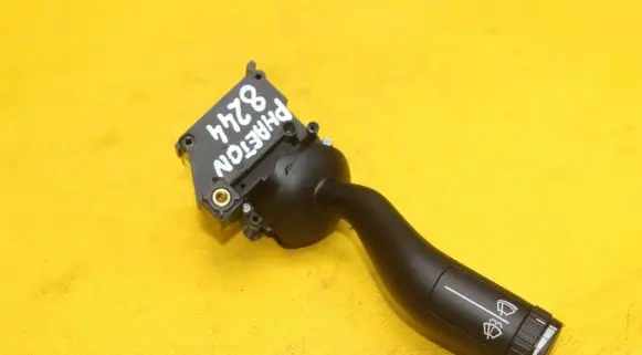 Volkswagen Phaeton Wiper control stalk 3D0953503A