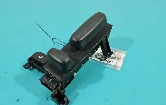 Toyota RAV 4 (XA30) Seat control switch 18A189 IMPRK1425172