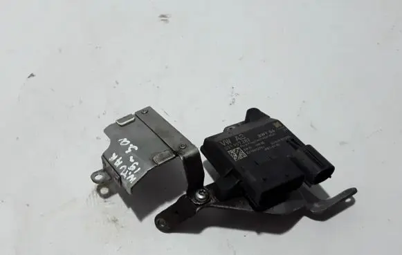 Glow plug pre-heat relay
