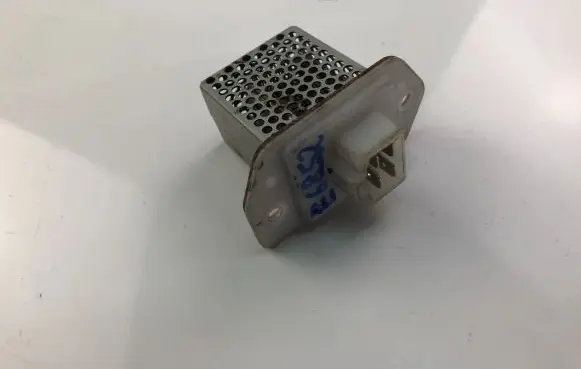 Subaru Impreza IV Heater blower motor/fan resistor 5066098