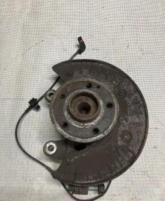 Mercedes-Benz Vito Viano W639 Front wheel hub spindle knuckle A639332