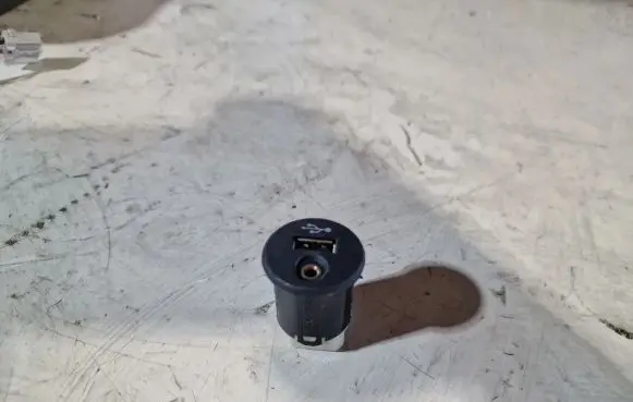 USB socket connector