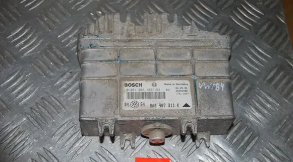 Volkswagen PASSAT B4 Engine control unit/module 8A0907311K