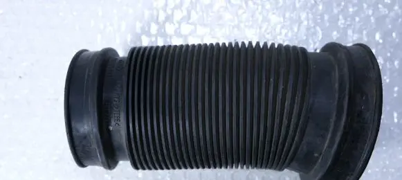 Audi A6 S6 C5 4B Air intake hose/pipe 8D0129627