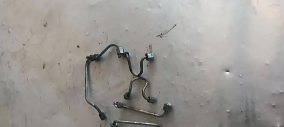 Hyundai Getz Fuel injector supply line/pipe 