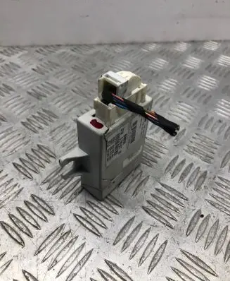 BMW 5 F10 F11 Air suspension control unit module (rear) 6799677 004002000 4461500650