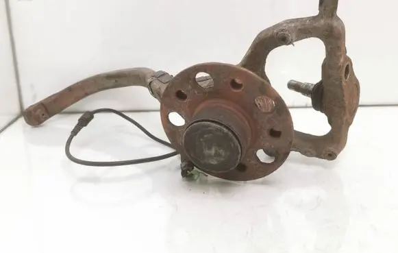 Mercedes-Benz E W211 Front wheel hub spindle knuckle