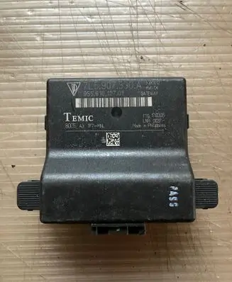 Porsche Cayenne (9PA) Gateway control module 95561010701 7L5907530A