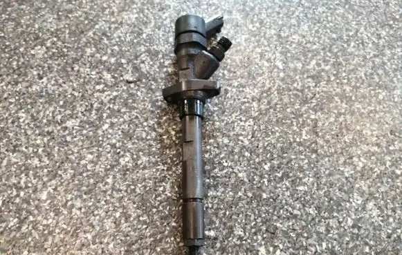Peugeot 607 Fuel injector 9637277980