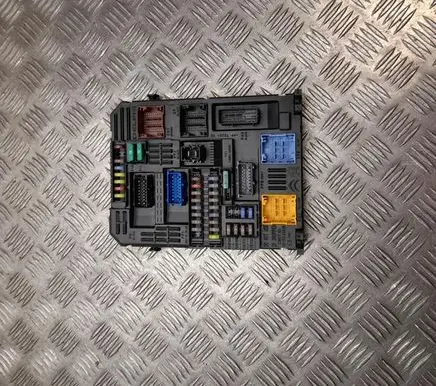 Peugeot 3008 II Fuse box set 9846482980