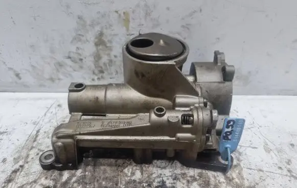 BMW 1 E81 E87 Oil pump V7576012