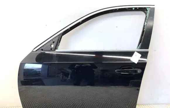 BMW 5 E60 E61 Front door 668