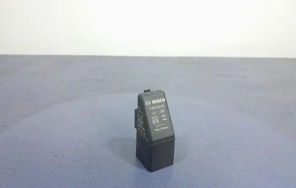 Skoda Octavia 985 Glow plug 3WA941329