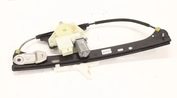 Volkswagen PASSAT B8 Front door window regulator with motor 3G9839461B