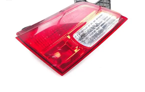 Subaru Legacy Tailgate rear/tail lights 132-20072
