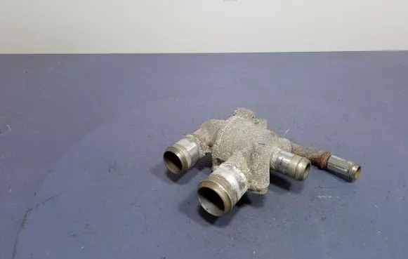 Thermostat/thermostat housing