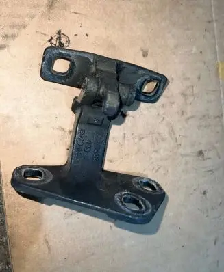 BMW X5 E53 Tailgate/trunk/boot hinge 8402183
