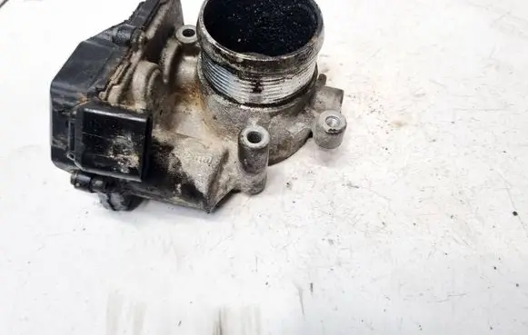 Audi Q3 8U Throttle valve 03L128063T