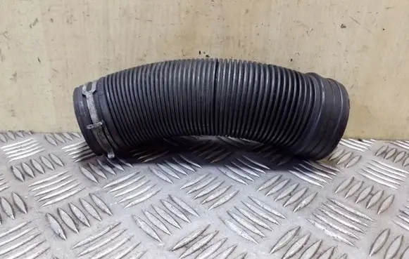 Volkswagen Transporter - Caravelle T4 Turbo air intake inlet pipe/hose 074129627K